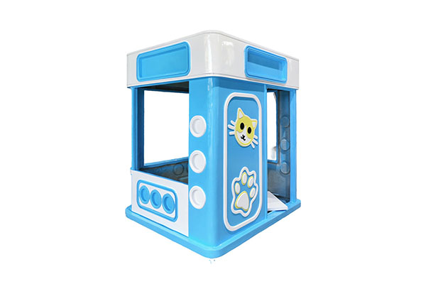 What are the emergency response mechanisms of the ticket booth in emergency situations?